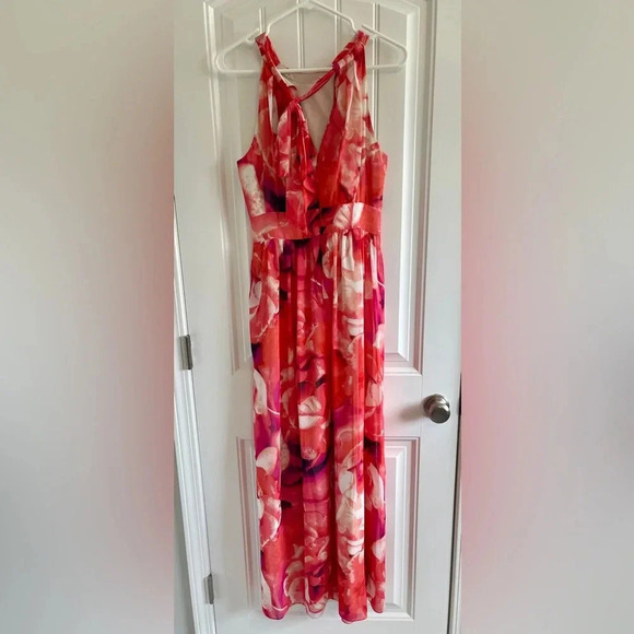 Eliza J Floral Vibrant Coral/Pink Flowy Maxi Dress
Size 14 - Picture 2 of 8